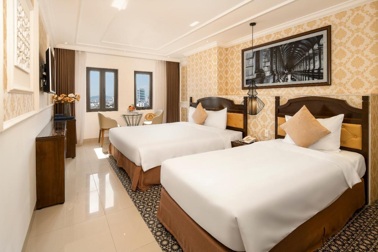 Bella Merry Hotel And Apartment Da Nang Exteriör bild