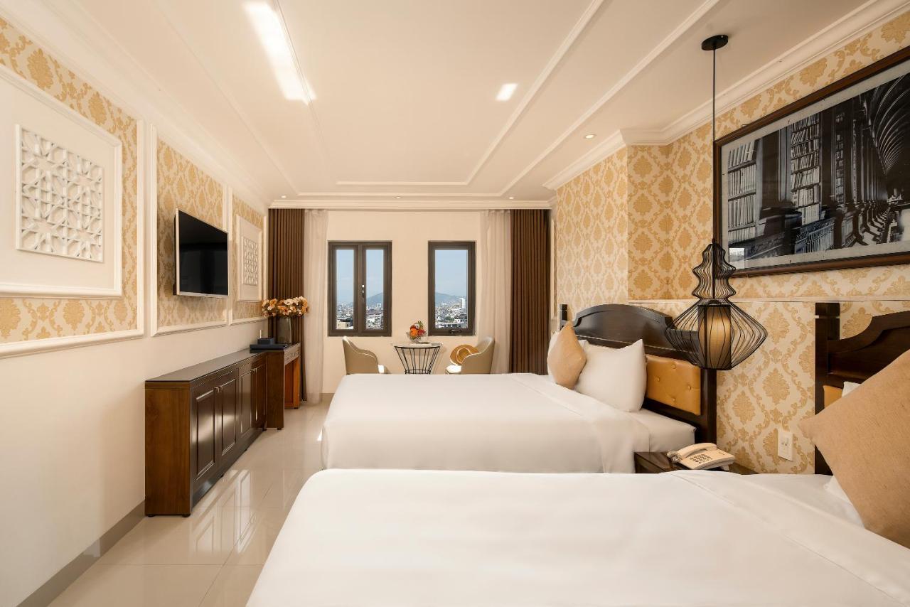 Bella Merry Hotel And Apartment Da Nang Exteriör bild